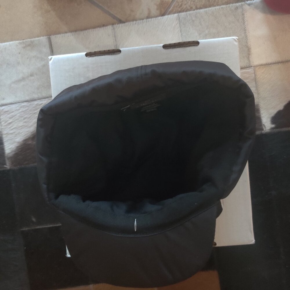CHANEL COCO Neige Hat size L (58) New - Picture 2 of 3